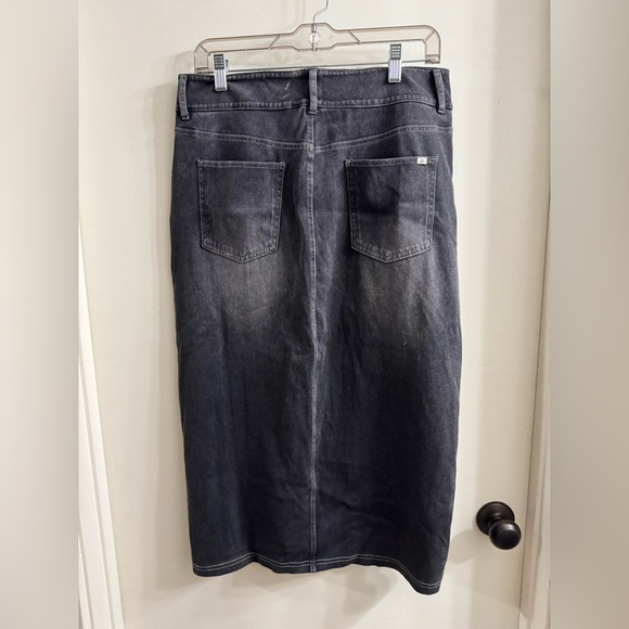 Halara Midi Skirt - Picture 2 of 2